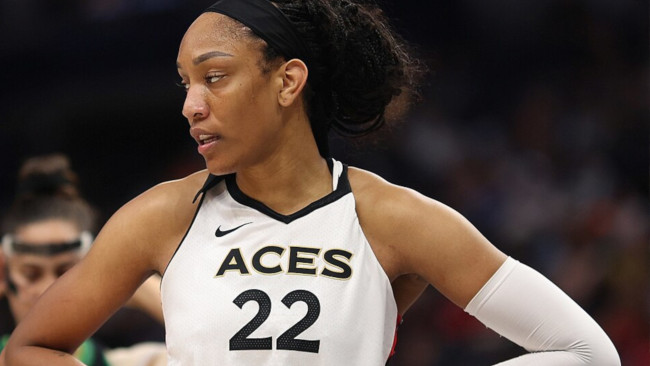Las Vegas Aces-ster A'ja Wilson breekt een record als best betaalde WNBA-speler in de geschiedenis, als eerste die meer dan een miljoen dollar verdiende
