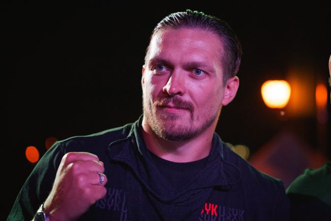Oleksander Usyk doet afstand van zijn WBO-riem, Fabio Wardley wordt de nieuwe zwaargewichtkampioen