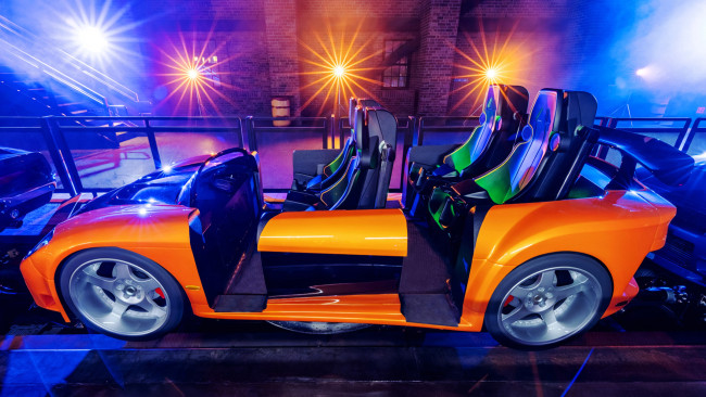 Universal onthult de auto's van de nieuwe Fast & Furious driftende achtbaan in Hollywood