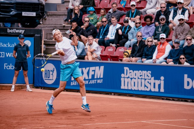 Leo Borg, zoon van Björn Borg, wint in Stockholm zijn tweede ATP-wedstrijd ooit