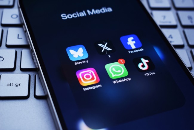 Australië lanceert campagne om het gebruik van sociale media door tieners te beperken