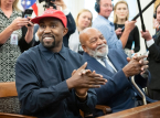 De druk op het Verenigd Koninkrijk om Kanye West te verbieden neemt toe na tegenreactie op het festival
