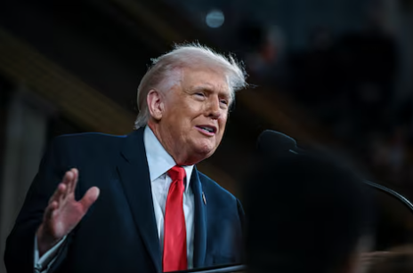 Trump geeft aan paraat te zijn voor een mogelijke aanval door Iran
