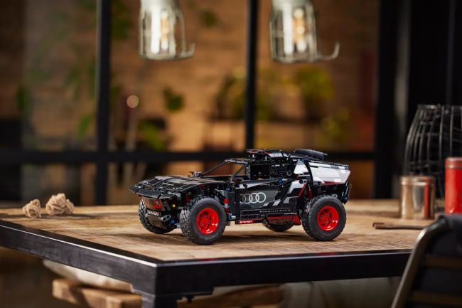 Lego releases new Audi RS Q e-tron