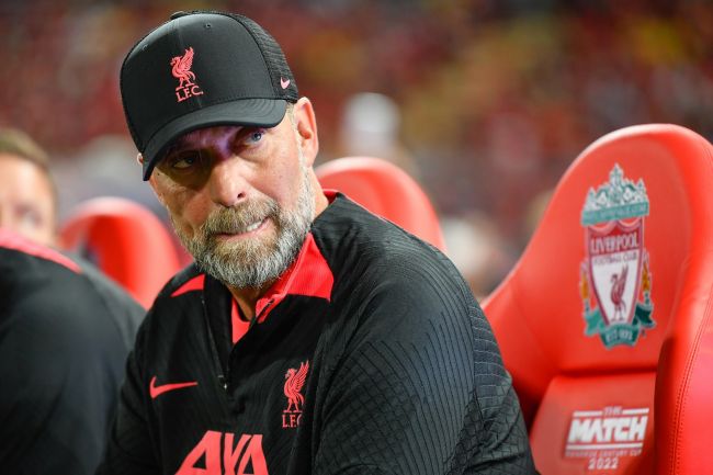 Jürgen Klopp werd naar verluidt benaderd door Chelsea en Man United, maar de clubs ontkennen dit