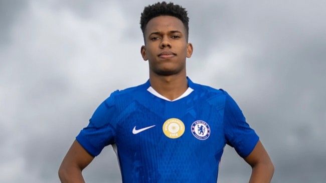 Estêvão's doelpunt in de laatste minuut voor Chelsea zorgt ervoor dat Liverpool hun kroon verliest