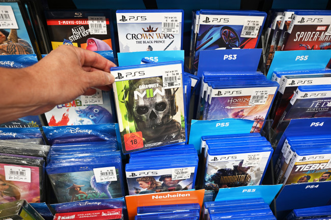 Gamebedrijven laten hun "teleurgestelde" gedachten kenbaar na het nieuws over het stopzetten van fysieke media van PlayStation