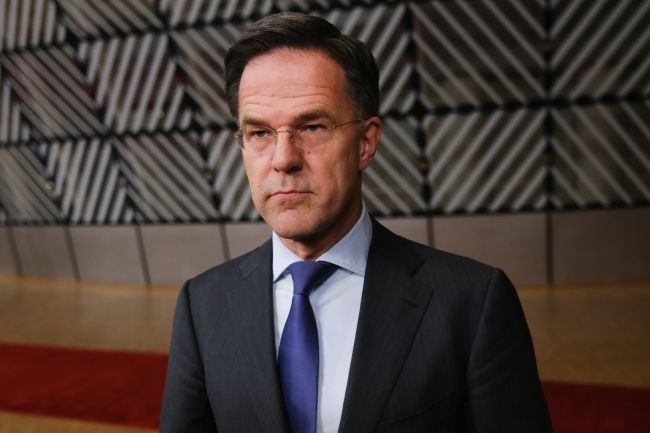 NAVO: Geen vredesbesprekingen in Oekraïne zonder Oekraïne