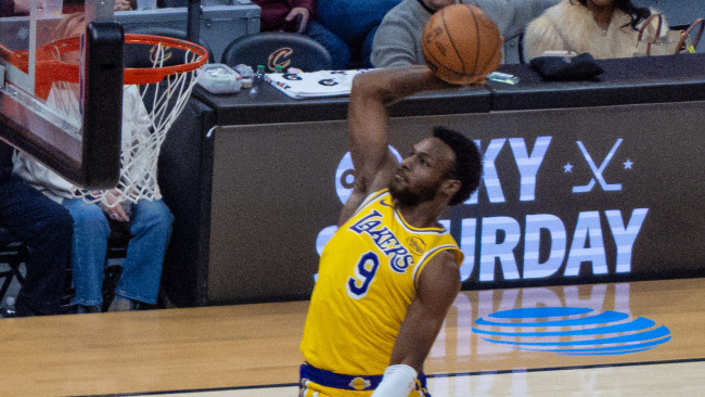 LeBron James "neemt het niet voor lief" om met zijn zoon te spelen, terwijl ze een nieuwe primeur in de NBA-geschiedenis naderen
