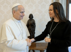 Paus Leo ontmoet de Venezolaanse oppositiefiguur Mar&iacute;a Corina Machado in het Vaticaan