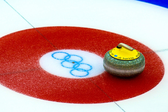 World Curling maakt de wijziging in de scheidsrechter ongedaan na overleg met de Nationale Olympische Comités