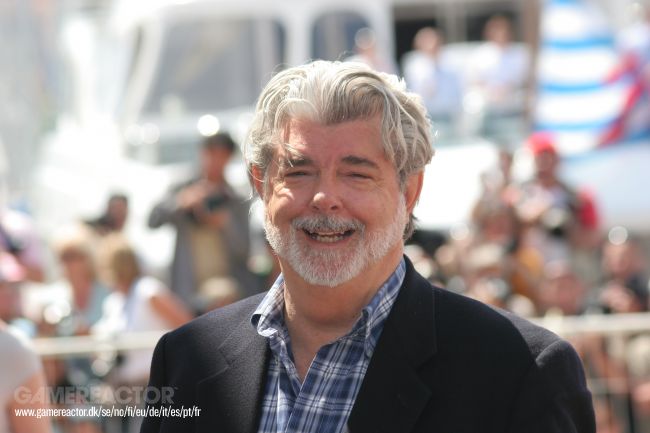 Tom Cruise roept "We thank you, George" tijdens de Saturn Awards-toespraak van George Lucas