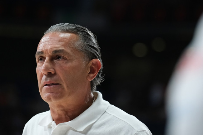 Real Madrid nam officieel afscheid van basketbalcoach Sergio Scariolo na zijn eerste seizoen zonder trofee sinds 2011