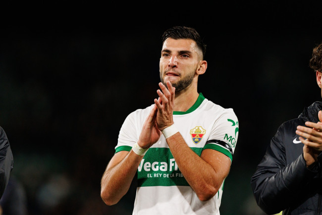 De aanklager eist een gevangenisstraf van meer dan tien jaar voor Elche-speler Rafa Mir wegens gewelddadige seksuele aanranding