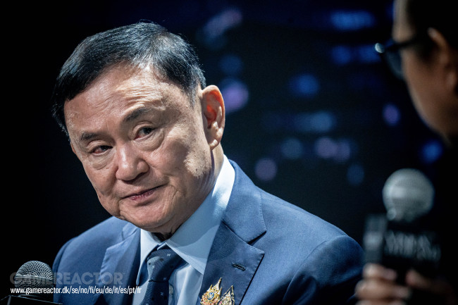De koning van Thailand heeft voormalig premier Thaksin Shinawatra gratie verleend na zijn gevangenisstraf van acht maanden