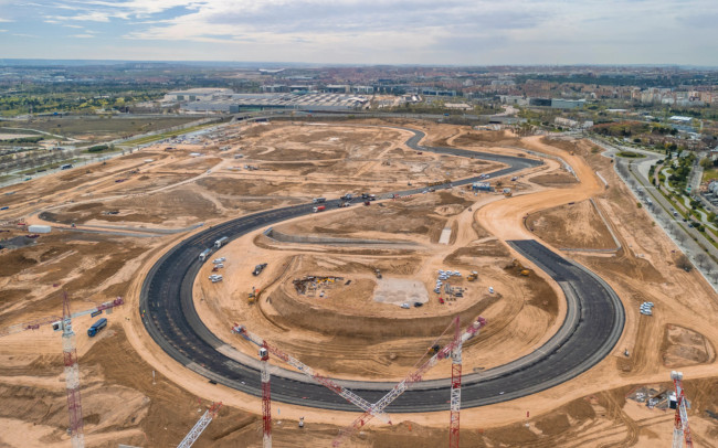 Madrid Formule 1-circuit voltooit de asfaltering van de Monumental-bocht met 24% banking