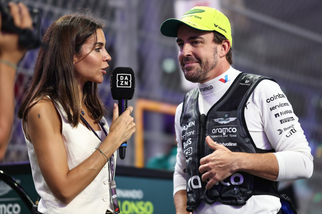 Fernando Alonso zal later aankomen bij de Grand Prix van Japan vanwege de geboorte van zijn eerste zoon