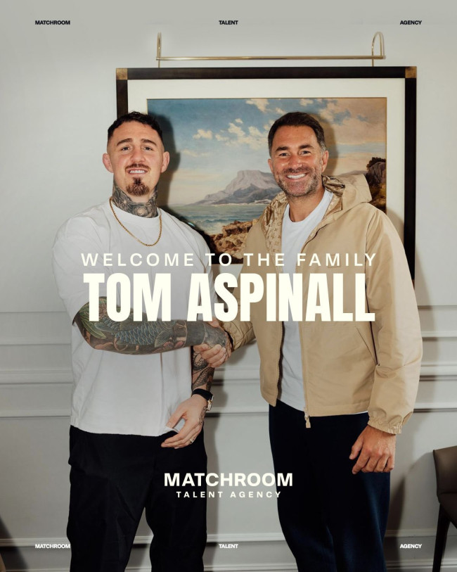 Eddie Hearn komt weer terug als Tom Aspinall tekent voor Matchroom