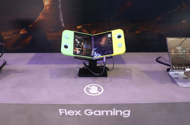 Samsung toont een concept voor een draagbare en opvouwbare gaming-eenheid