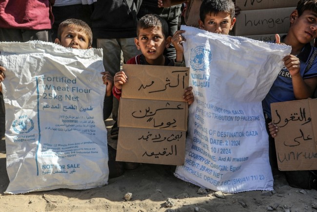 Israël beschuldigd van het uitgeven van 42,8 miljoen euro aan Google-advertenties om hongersnood in Gaza te ontkennen