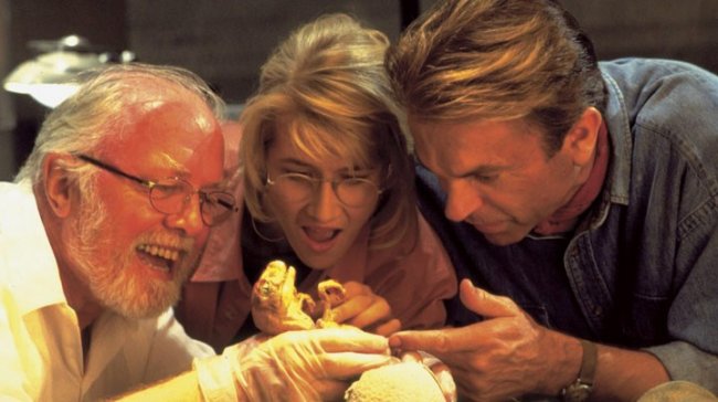 Laura Dern, Sam Neill en Jeff Goldblum keren terug naar de eerste Jurassic Park in Super Bowl-reclame