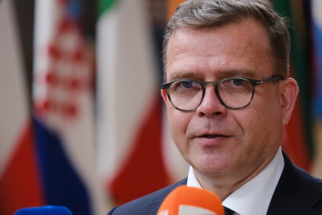 Finland waarschuwt: Rusland zal troepen naar de NAVO-grens verplaatsen als we vrede bereiken in Oekraïne