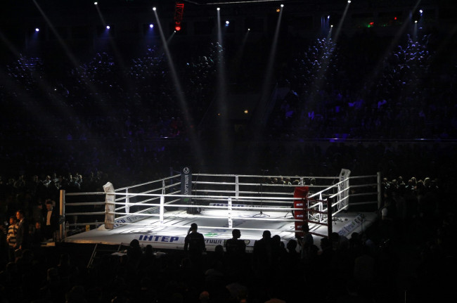 De Ierse bokser Lee Reeves is stabiel maar in kritieke toestand na een verwoestende knock-out te hebben geleden