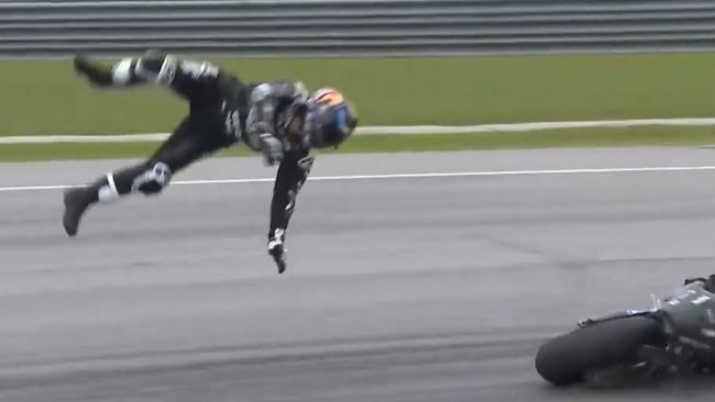 MotoGP-kampioen Jorge Martín loopt meerdere breuken op na crash in Maleisië