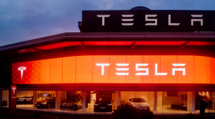Musk beweert ten onrechte dat Tesla FSD tien keer veiliger is dan normaal menselijk rijden