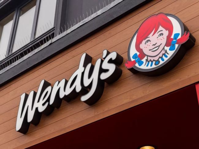 Wendy's replaces human drive-thru order takers with an AI chatbot