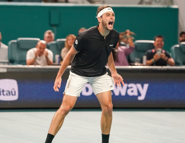 Taylor Fritz neemt mogelijk een langere pauze van tennis om zijn knieblessure na Miami te herstellen