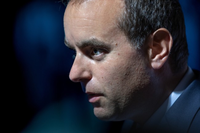 Lecornu begint dringende gesprekken om de politieke impasse in Frankrijk te doorbreken