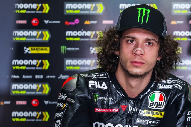 Marco Bezzecchi geeft schuld toe bij crash met Marc Márquez en beschrijft de pijn van de val