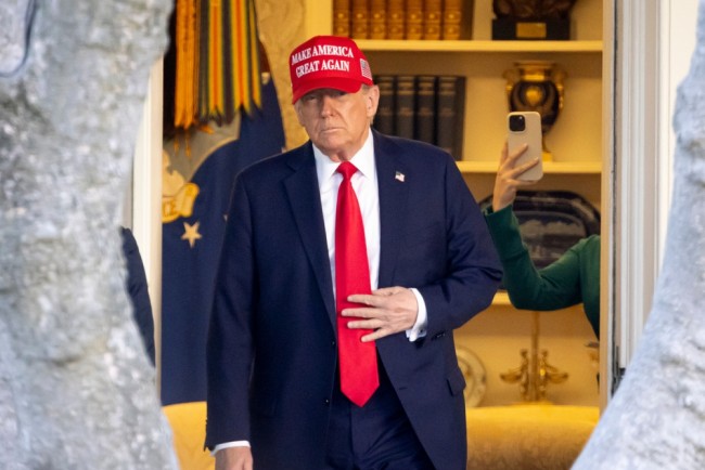 Trump breidt het Amerikaanse reisverbod uit naar nog eens zeven landen, waaronder Syrië