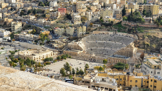 Eén persoon overlijdt en acht raakten gewond tijdens het WK-kijkfeest in het Romeinse theater in Amman, Jordanië