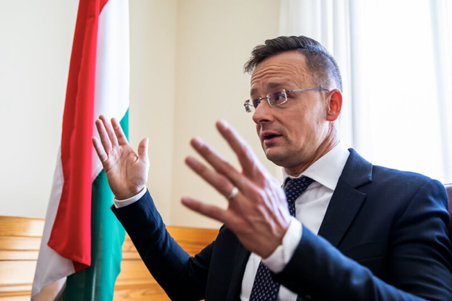 De Hongaarse minister bood aan om Rusland EU-documenten te sturen in een gelekte audio