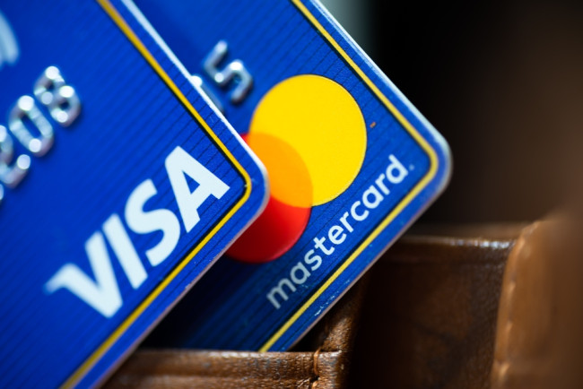 Britse banken onderzoeken een binnenlands alternatief voor Visa en Mastercard te midden van zorgen over Trump