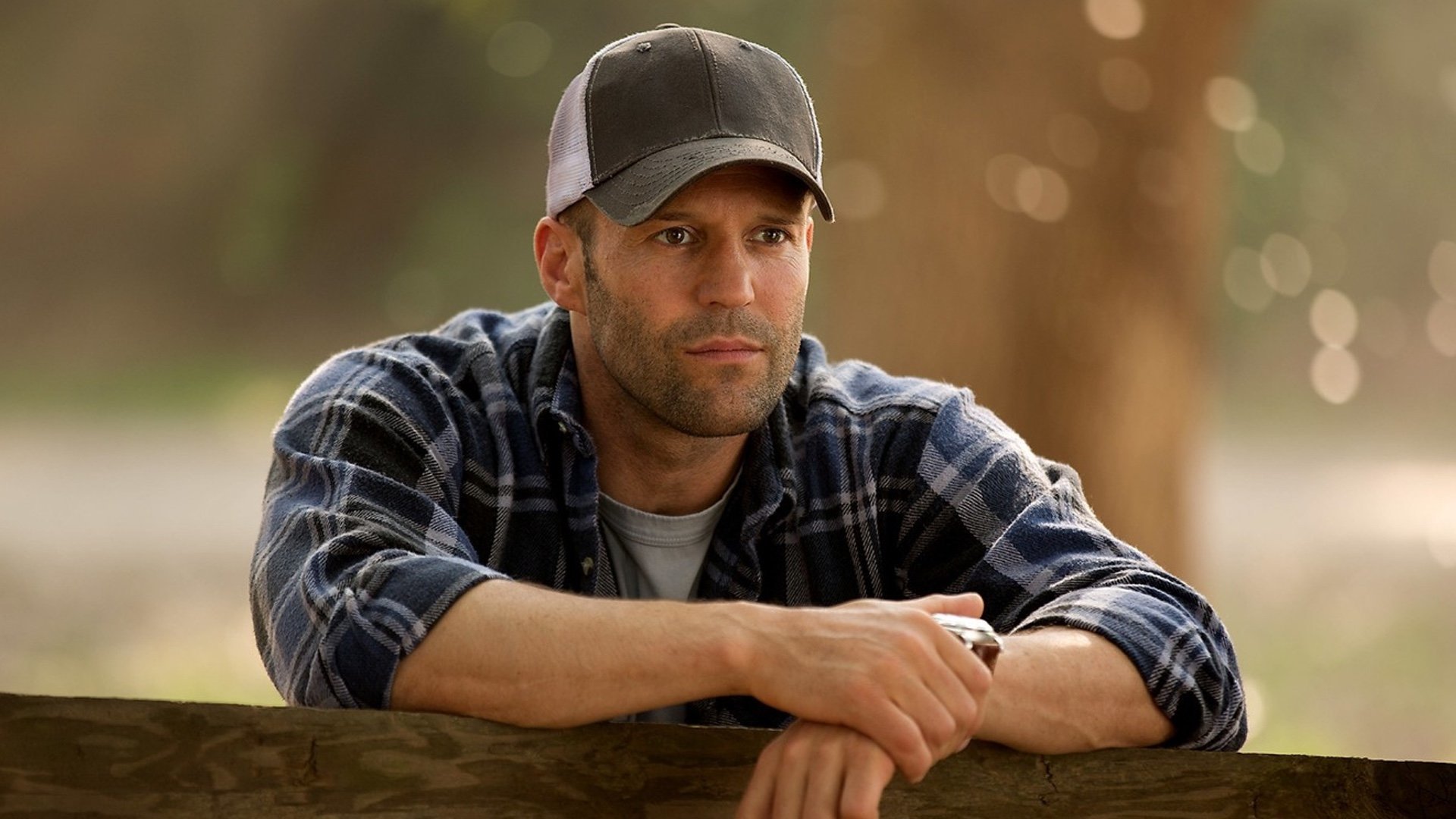 Jason Statham Is Ready To Fight In New The Beekeeper Look | GIANT FREAKIN ROBOT