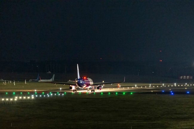 Litouwen sluit de luchthaven van Vilnius en de grens met Wit-Rusland nadat niet-geïdentificeerde objecten het luchtruim zijn binnengekomen