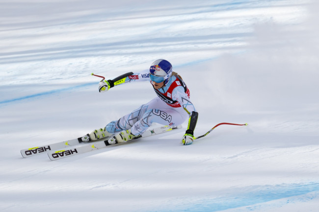 Lindsey Vonn krijgt een ernstige val een week nadat ze een gescheurde kruisband opliep op de Olympische Winterspelen