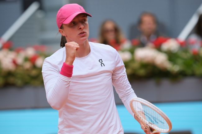 "Damestennis staat op zichzelf": Swiatek is kritisch over Sabalenka's "Strijd der Seksen"