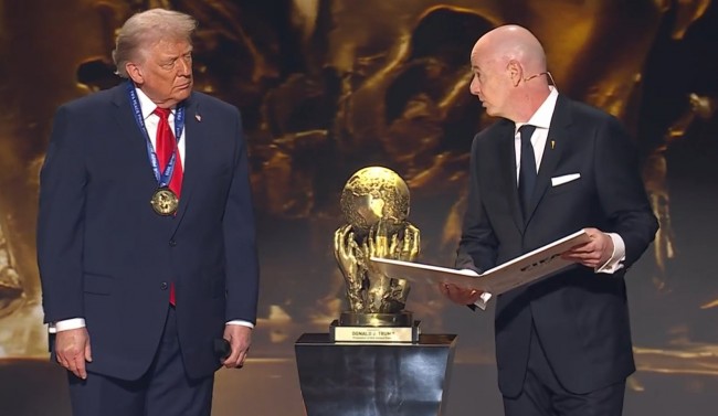 Donald Trump reikte de eerste FIFA Vredesprijs uit