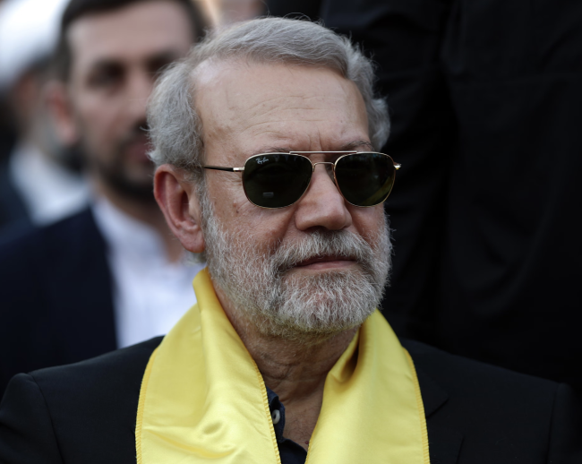 Iran bevestigt Larijani's dood, Netanyahu zegt tegen Iraniërs dat ze "moeten vieren"