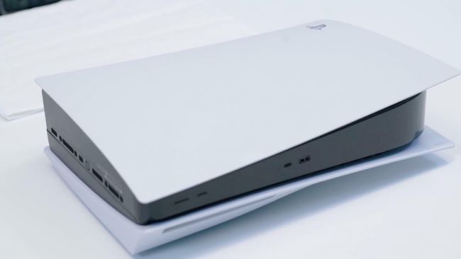 Nieuwe PlayStation 5-boxen worden naar verluidt geleverd met een etiket dat waarschuwt voor het stopzetten van fysieke schijven