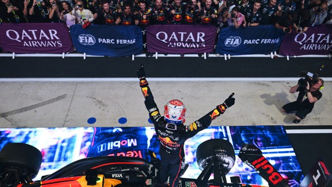 Max Verstappen wint de Grand Prix van Qatar en halveert de afstand tot Norris: slechts 12 punten!