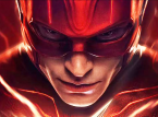 Ezra Miller blijft The Flash spelen