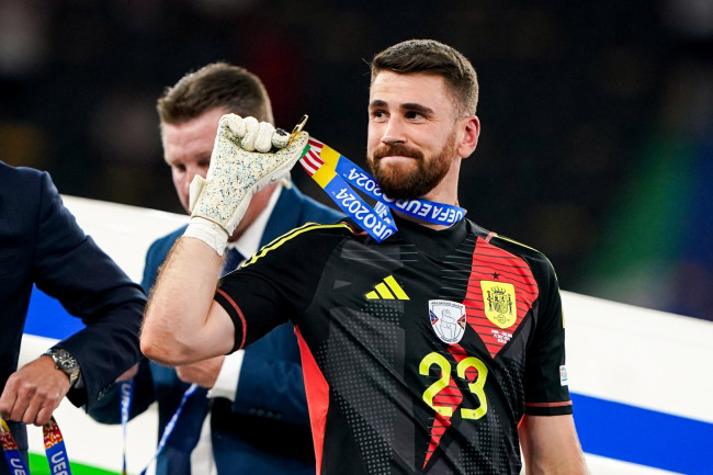 Unai Simón breekt nieuwe records als de meest betrouwbare doelman in de geschiedenis van het WK nadat Spanje Portugal met 1-0 versloeg