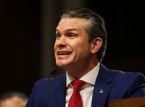 De Amerikaanse minister van Defensie kondigt testosteronscreening voor troepen aan, debat over het verbod op transgender militairen laait weer op