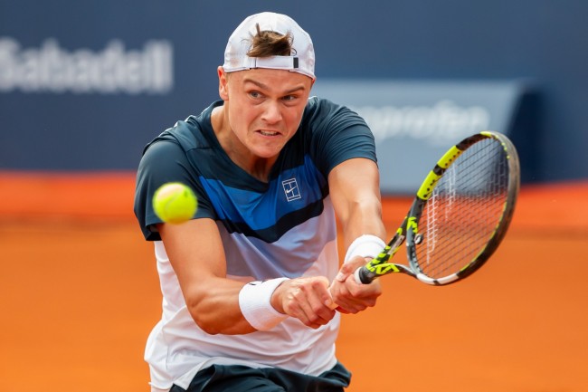 Holger Rune klaagt over "respectloze" fans terwijl Spanje Denemarken verslaat op Davis Cup
