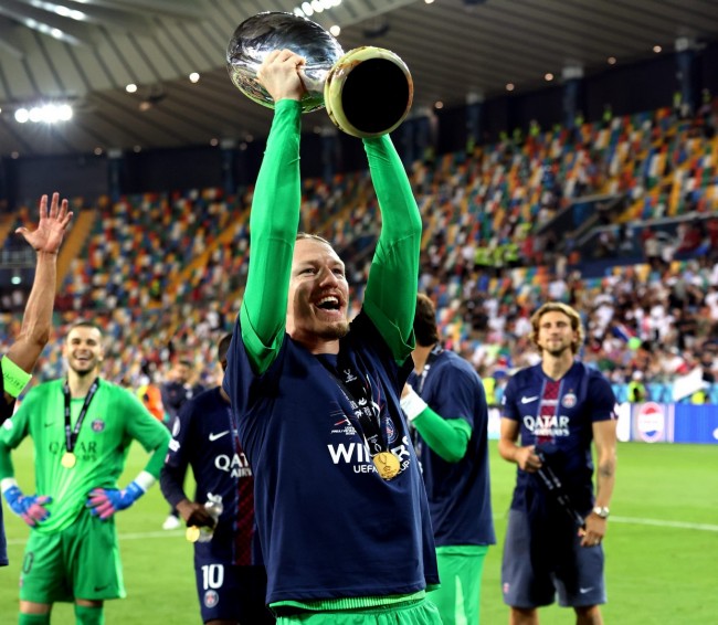 Wie is Matvey Safonov, PSG's tweede doelman en held van de Intercontinentale Beker?